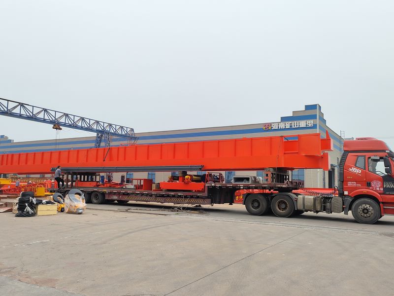 通用橋式起重機(jī) QDXX32/5t—27.7m 制作完成，發(fā)往陜西省銅川市交付客戶使用。