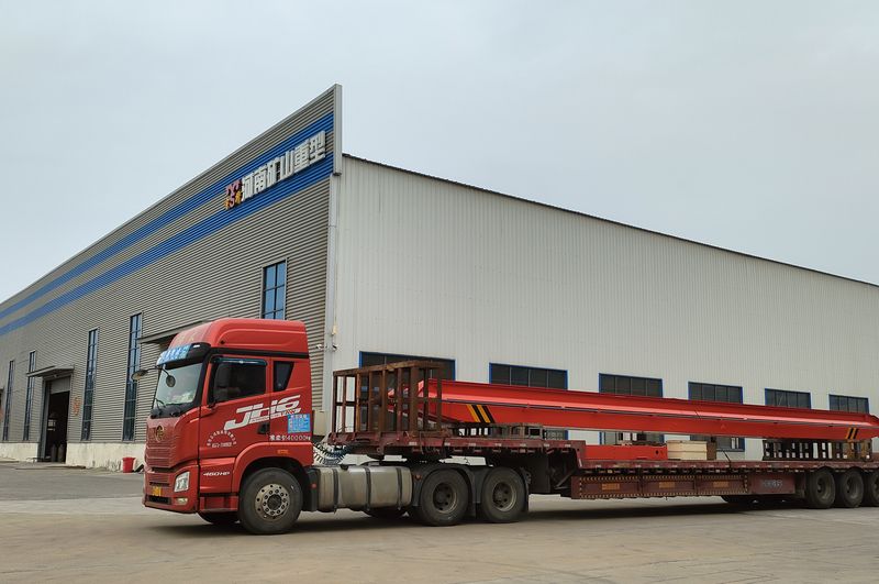 電動單梁起重機(jī)3臺 LD5t—16.8m LD3t—16.5m /2臺 制作完成，發(fā)往江西南昌交付客戶使用。