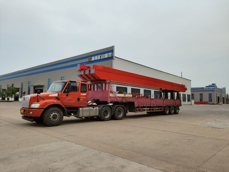 電動葫蘆橋式起重機(jī) 3臺 LH5t-17m 制作完成，發(fā)往河南漯河交付客戶使用。